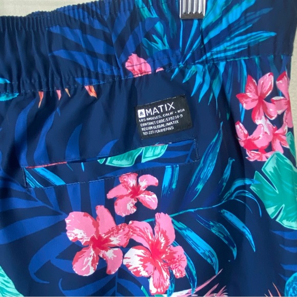 4/$45 MATIX Navy Blue Floral Unlined Hawaiian Swim Shorts size Large - Picture 4 of 6